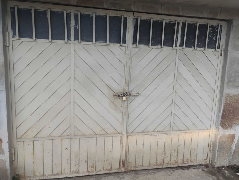Метални врати за гараж