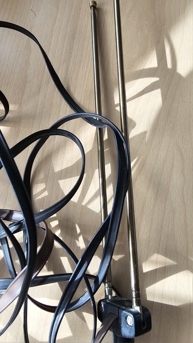 Стара антена за телевизор и др.