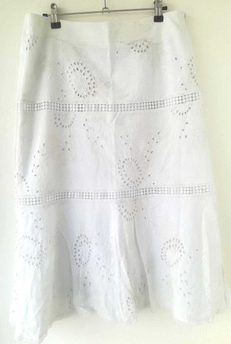 Fusta alba de in cu broderie si dantela , 46