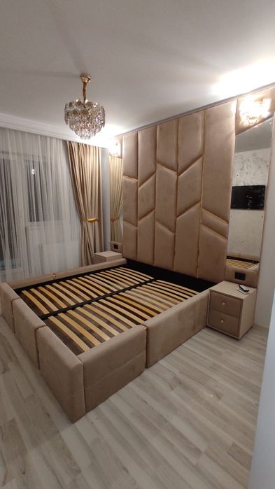 Paturi Tapitate cu tablii inalte pe baza de COMANDA