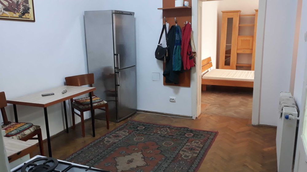 Persoana fizica dau in chirie Ap.1 cam. la casa in A.Muresanu