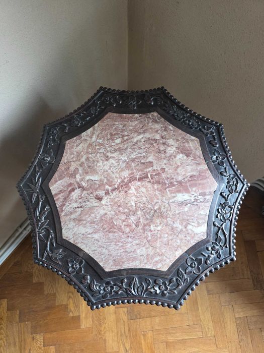 PIESĂ DE MUZEU: Măsuță Antică „Chinese Export” – Lemn de Trandafir, Marmură și Nodul Infinit