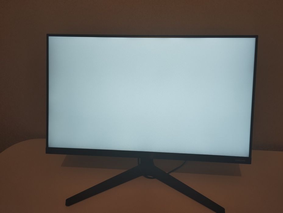 Монитор Samsung Full HD