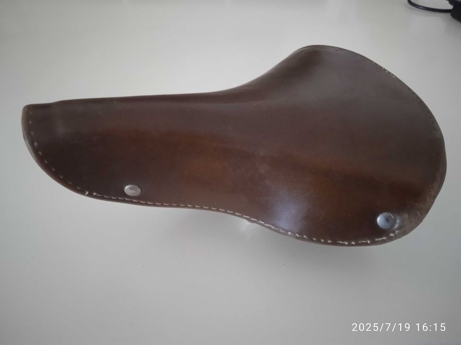 Ретро седалка за велосипед  Wittkop, Germany и стар капак над верига