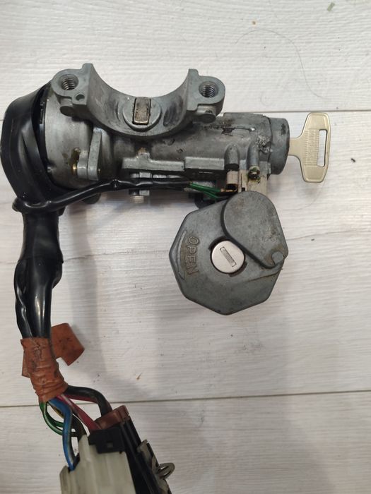 Замок зажигания Мицубиси Кантер