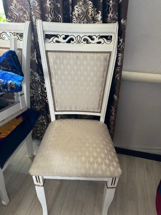 Столь с стульями