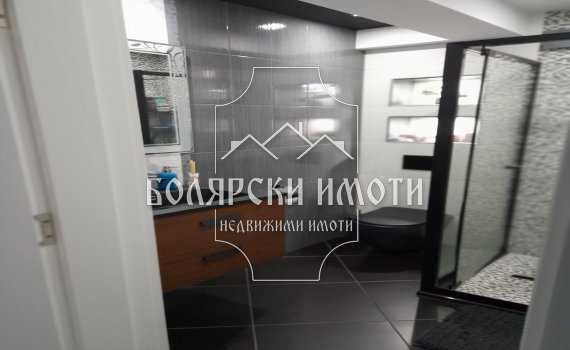 Продава се Четиристаен апартамент в Велико Търново, Център - 160 кв.м за 1407 €/кв.м - Снимка #15