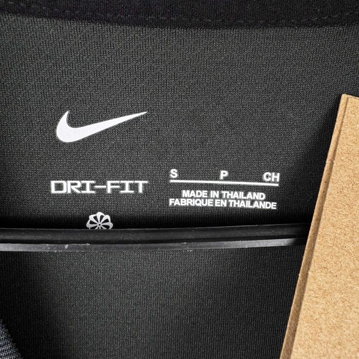 Ливърпул 24/25 гостуваща тениска