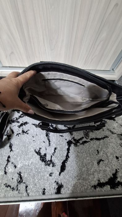 Geanta Guess eleganta