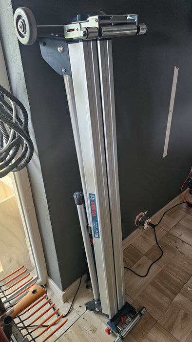 Bosch GTA 3800 masa de lucru + role de transport.