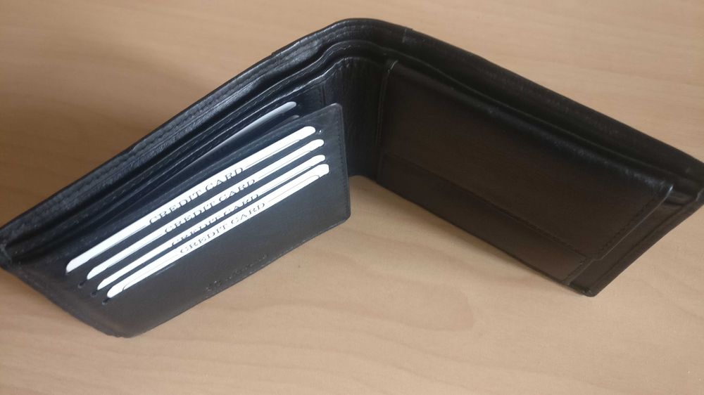 Италиански кожен портфейл