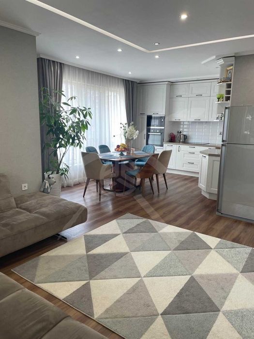 Продава се Тристаен апартамент в к.к. Св.Св. Константин и Елена - 129 кв.м за 2752 €/кв.м - Снимка #2