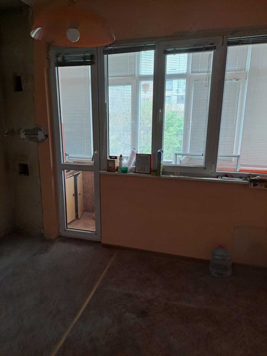 Тристаен апартамент в Младежки Хълм