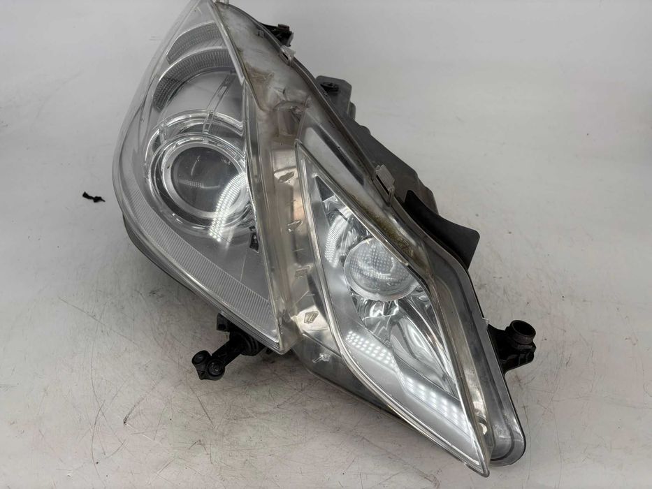 Far dreapra cu xenon Mercedes E-Class W212 an 2010