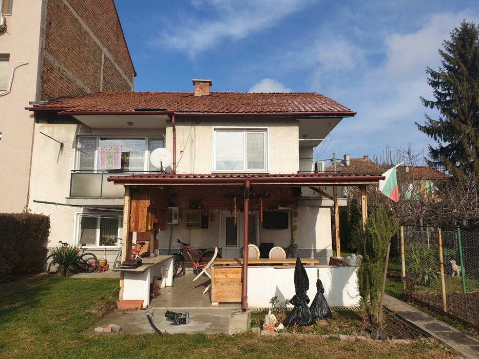 Продава се Етаж от къща в Пловдив, Западен - 117 кв.м за 610 €/кв.м - Снимка #1