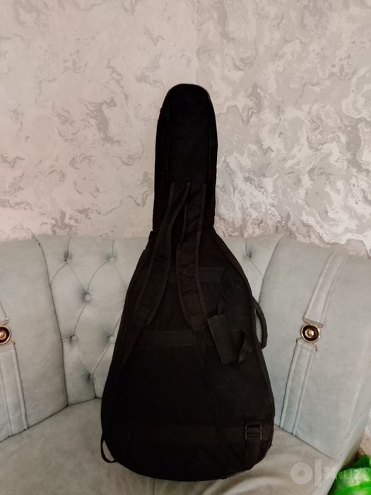 Gitara akustika yangi