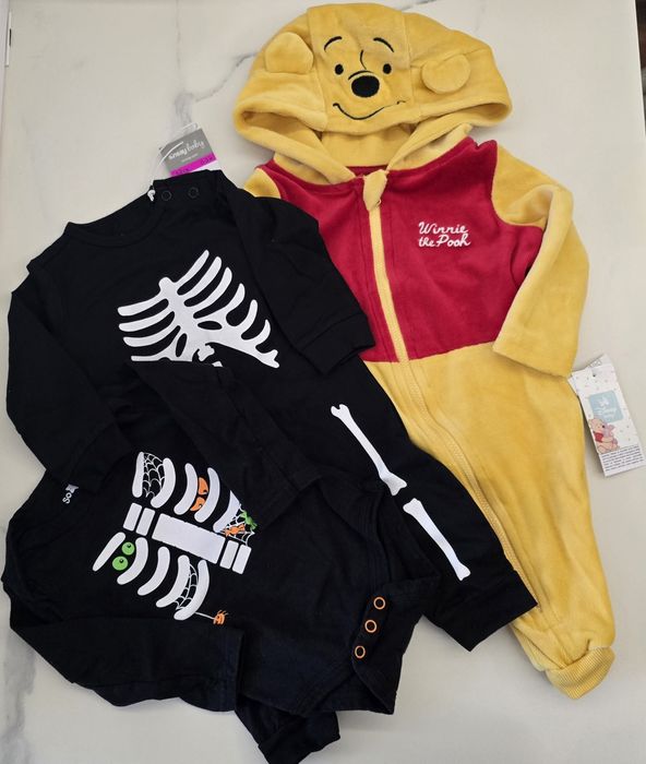 Нови бебешки дрехи комплект и играчки