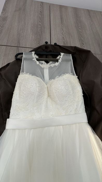 Rochie mireasa ivory