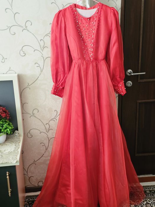 Вечернее платье состояние  хорошее