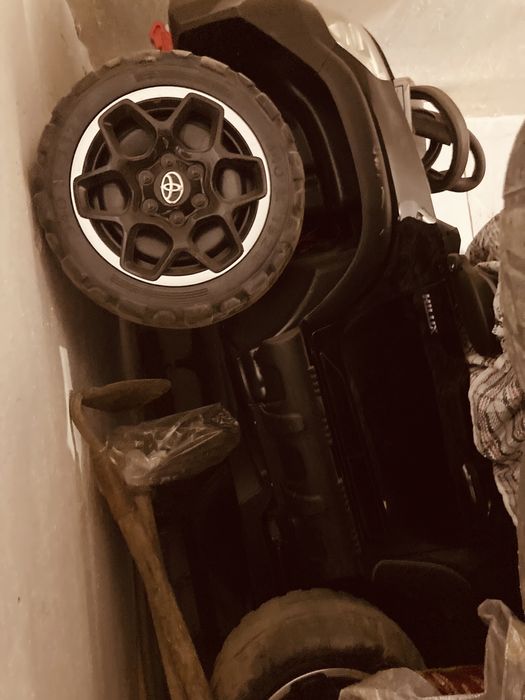 Машина для катания детей