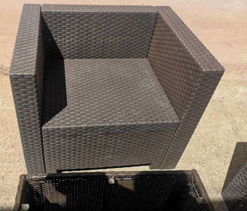 Градински комплект мебели