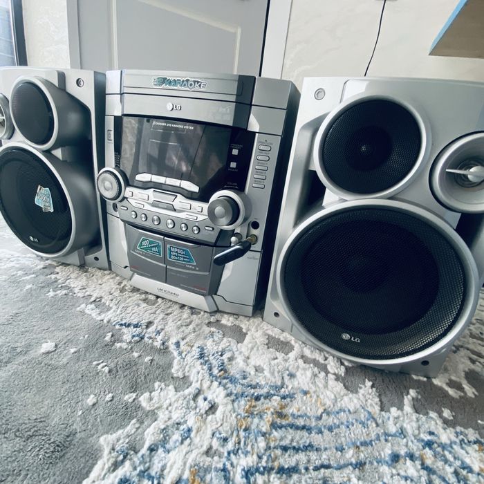 Muzikalni sentr LG DVD