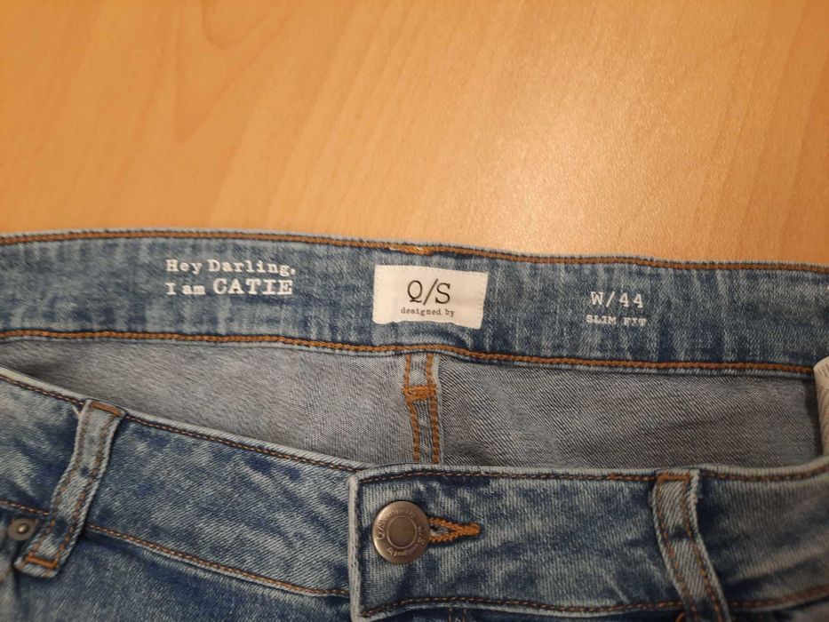 Дамски панталони и дънки