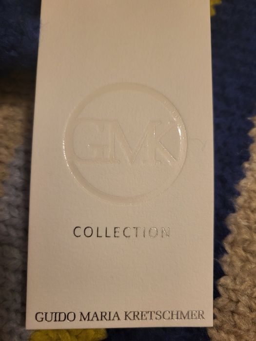 Пуловер чисто нов!