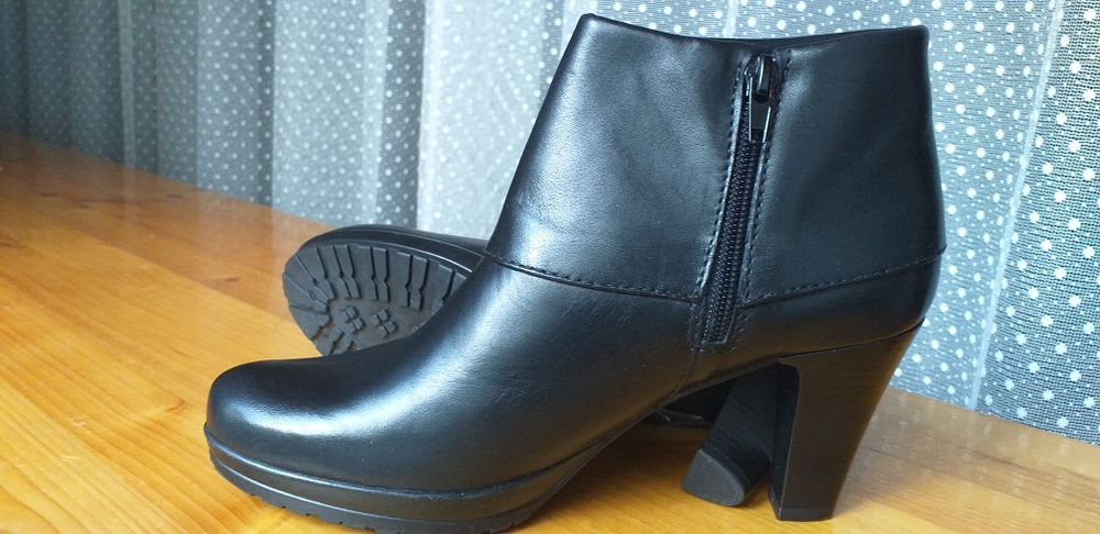 Ghetuțe elegante din piele naturală, Tamaris damă, NOI