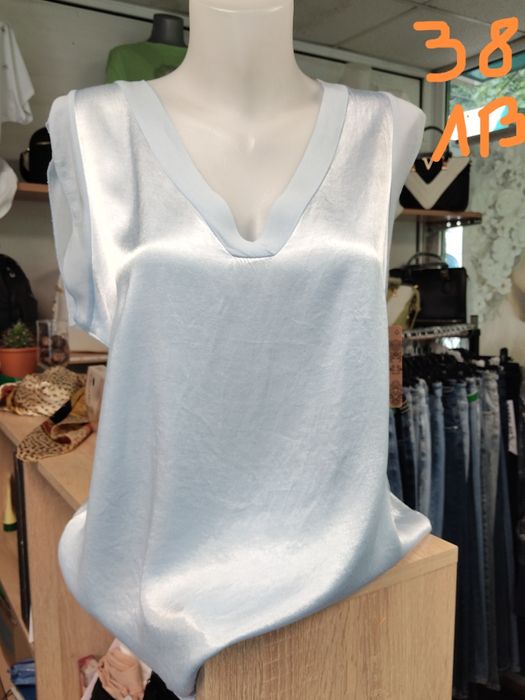 Дамски тениски и блузи