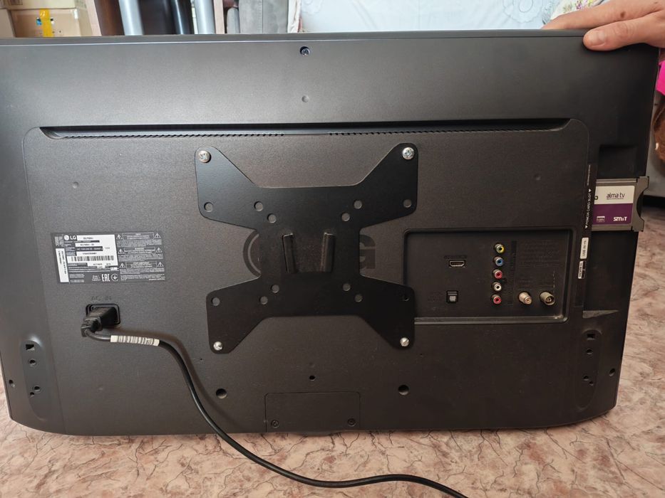 Продам телевизор LG