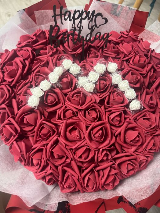 Букет сърце над 60 червени рози