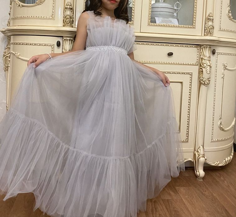 Нарядный платья.