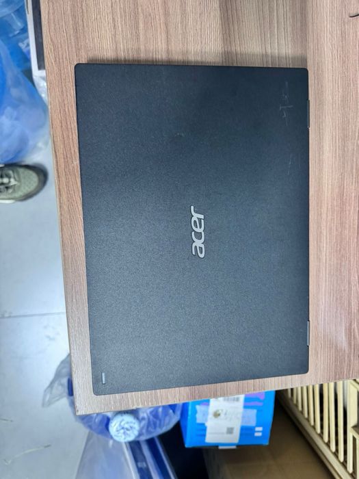 Ноутбук Acer travelmate B1