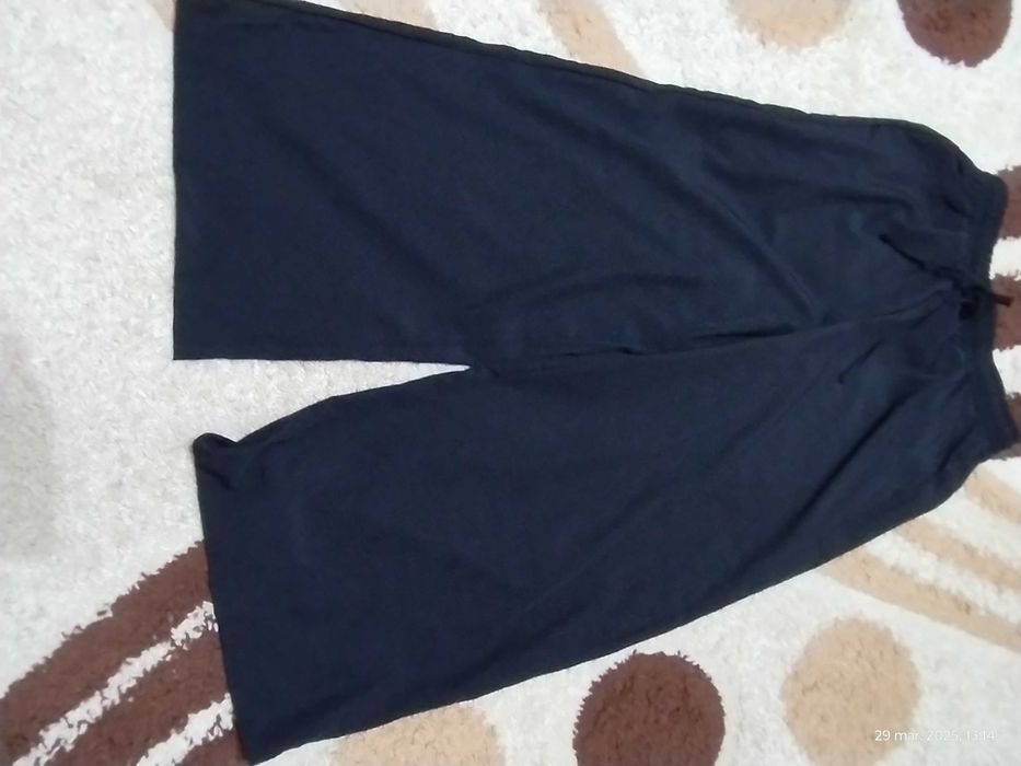 Pantaloni foarte evazați ,unisex, mărime L