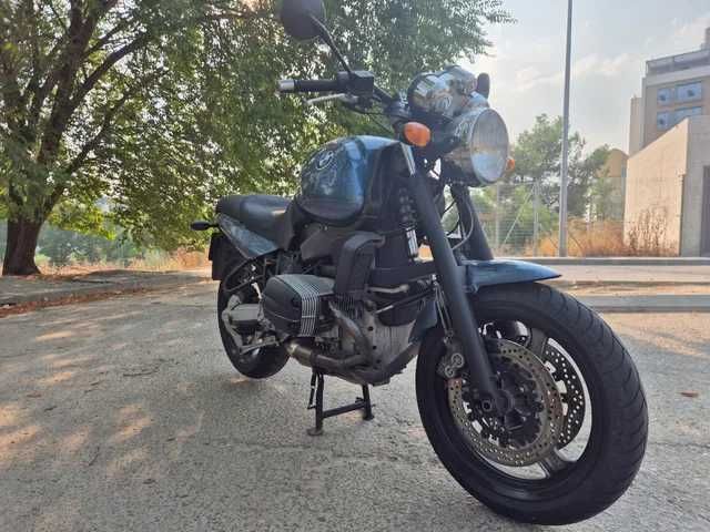 Motocicleta BMW R1100R