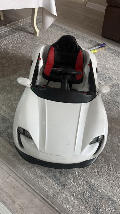 Машина игрушечная