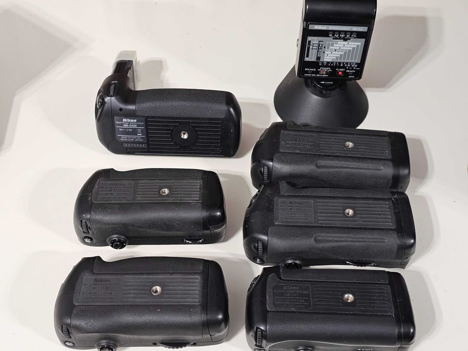 Flash Grip Multi Power Battery Pack Nikon