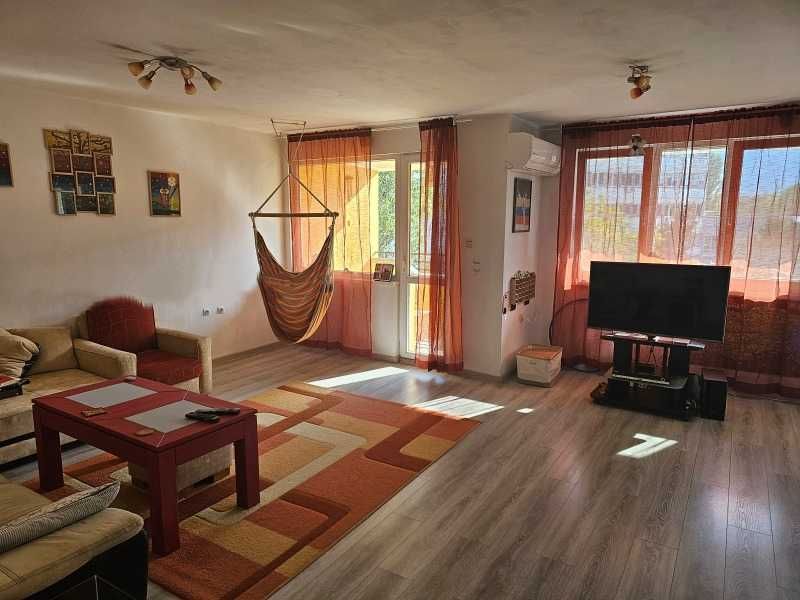 Дава се под наем Тристаен апартамент в София, Дървеница - 117 кв.м за 799 € - Снимка #1