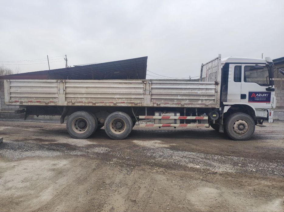Shacman L3000. 7.5 metr Usileniy