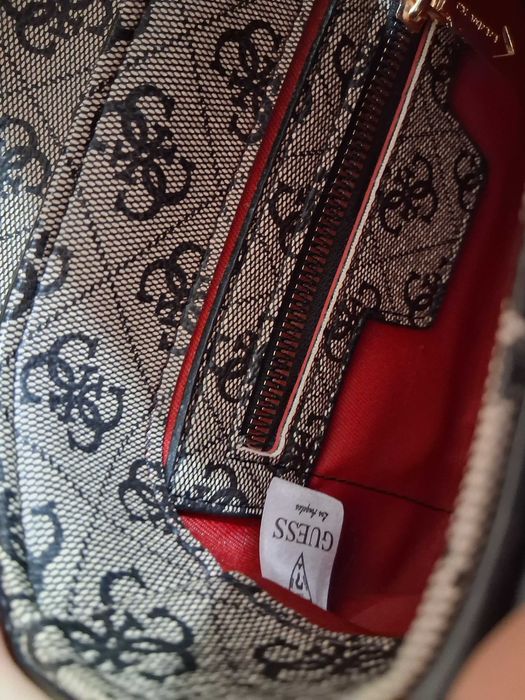 Дамска чанта Guess