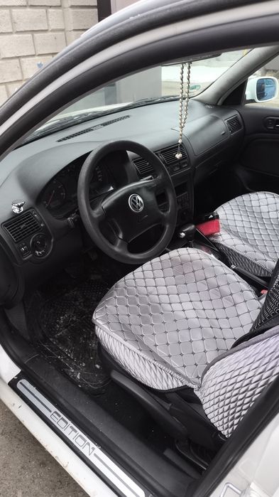 Автомобиль Фольксваген гольф 4