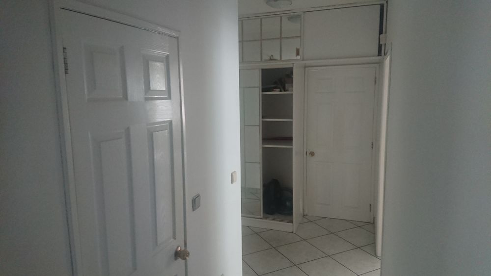 Дава се под наем Тристаен апартамент в София, Гоце Делчев - 150 кв.м за 841.5 € - Снимка #1