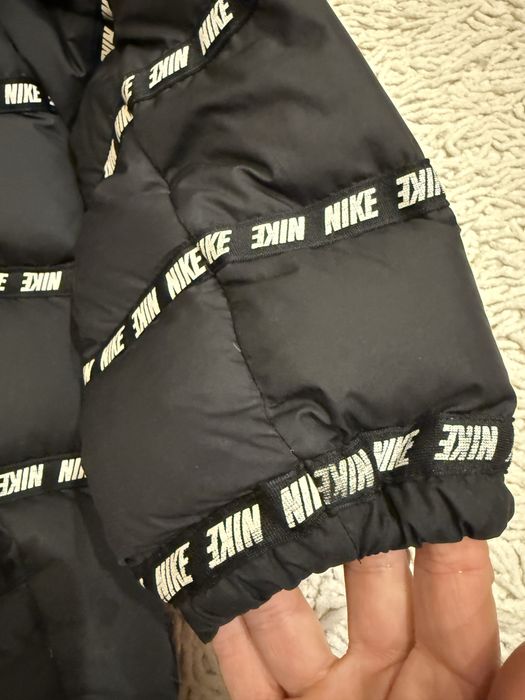 Куртка для девочки или мальчика на 7-9 лет. Nike оригинал .