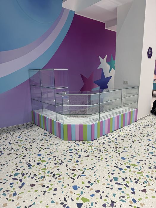 Витрины и островки на заказ