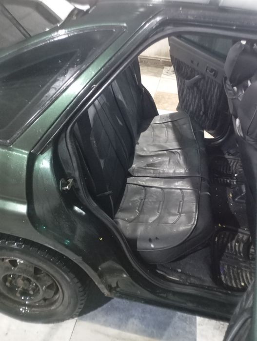 Продам машину форд