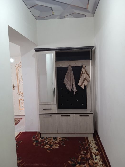 Хивада 3 хоХива вакзал ёнида 3 хонали квартира  СОТИЛАДИ срочно 340