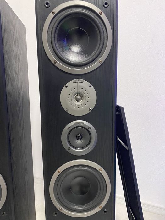 Vand boxe MAGNAT in stare perfecta de dunctionare