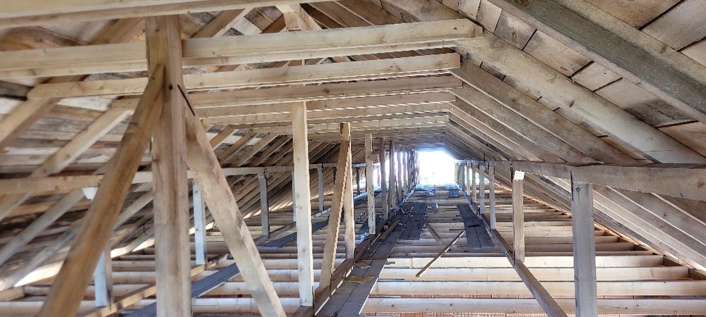 Executăm Acoperișuri si reparatii