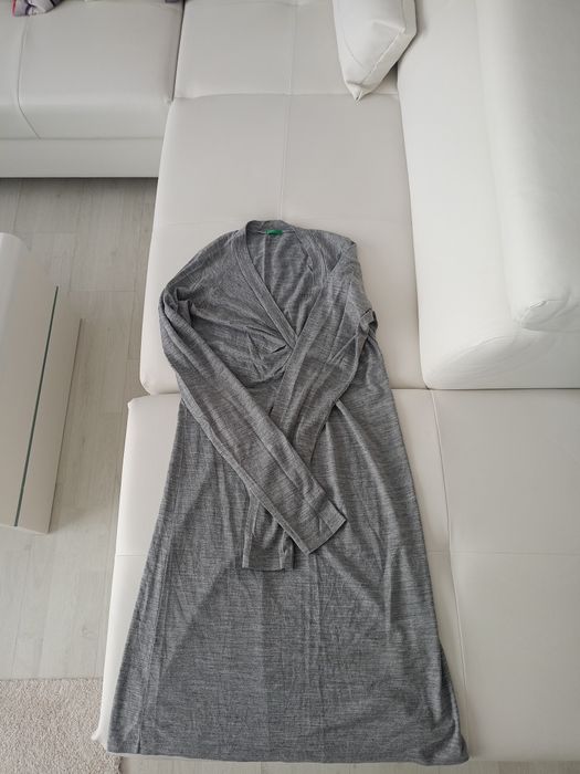 Vând rochie de la Benetton, produs de calitate mărimea L.